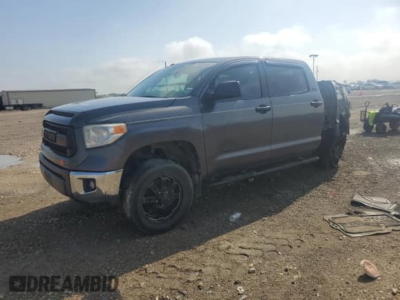 ✅ 2016 Toyota Tundra SR5 • VIN: 5TFEM5F1XGX102253 • Лот: 55295405. Опубликован ранее на Copart с пробегом 129 468 миль. Бесплатный доступ к архиву аукционных продаж из США и подробный отчёт об истории автомобиля на DreamBid. Изображение 1.
