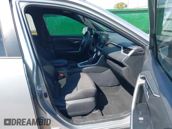 ✅ 2022 Toyota RAV4 Hybrid SE • VIN: 4T3T6RFV8NU082923 • Лот: 43372250. Опубликован ранее на IAAI с пробегом 87 990 миль. Бесплатный доступ к архиву аукционных продаж из США и подробный отчёт об истории автомобиля на DreamBid. Изображение 5.