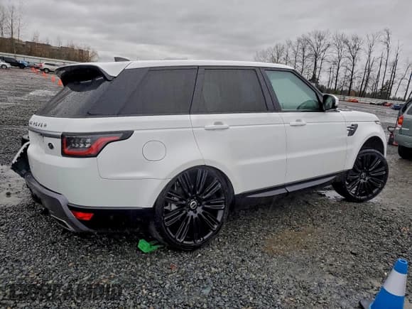 ✅ 2018 Land Rover Range Rover Sport HSE • VIN: SALWR2RK2JA181493 • Lot: 94388985. Listed on Copart with Not provided. Free auction sales archive from the USA and detailed vehicle history report at DreamBid. Image 3.