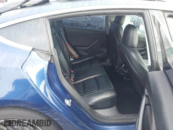 ✅ 2020 Tesla Model 3 Long Range • VIN: 5YJ3E1EB4LF647683 • Lot: 43698875. Wystawiony na IAAI z przebiegiem 108 429 mil. Bezpłatny archiwum sprzedaży aukcyjnych z USA i szczegółowy raport historii pojazdu na DreamBid. Zdjęcie 8.