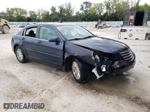 ✅ 2008 Chrysler Sebring Touring • VIN: 1C3LC56RX8N201480 • Лот: 69213224. Опубликован ранее на Copart с пробегом 217 550 миль. Бесплатный доступ к архиву аукционных продаж из США и подробный отчёт об истории автомобиля на DreamBid. Изображение 4.