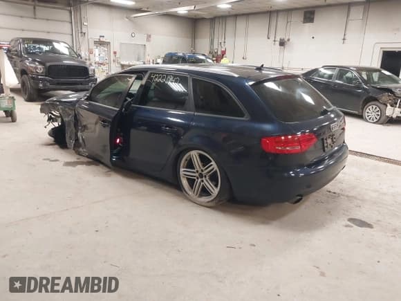 ✅ 2010 Audi A4 Premium • VIN: WAUSFAFL8AA037109 • Лот: 42221942. Опубликован ранее на IAAI с пробегом 177 019 миль. Бесплатный доступ к архиву аукционных продаж из США и подробный отчёт об истории автомобиля на DreamBid. Изображение 3.