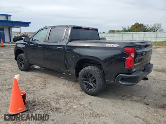 ✅ 2019 Chevrolet Silverado 1500 Custom Trail Boss • VIN: 3GCPYCEH4KG201678 • Lot: 72026174. Wystawiony na Copart z przebiegiem 67 257 mil. Bezpłatny archiwum sprzedaży aukcyjnych z USA i szczegółowy raport historii pojazdu na DreamBid. Zdjęcie 2.
