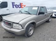 ✅ 2000 GMC Sonoma SLS • VIN: 1GTCS1958Y8262468 • Lot: 43144039. Listed on IAAI with 136,971 mi. Free auction sales archive from the USA and detailed vehicle history report at DreamBid. Image 2.