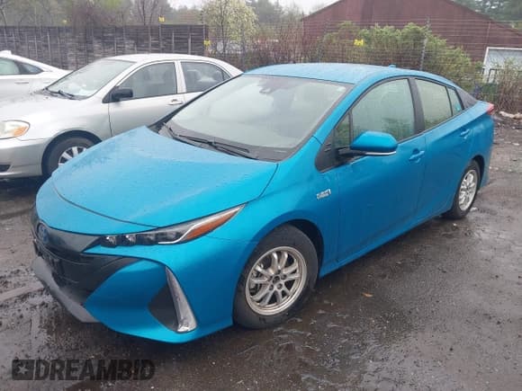 ✅ 2022 Toyota Prius LE • VIN: JTDKAMFPXN3198643 • Lot: 42163069. Wystawiony na IAAI z przebiegiem 17 372 mil. Bezpłatny archiwum sprzedaży aukcyjnych z USA i szczegółowy raport historii pojazdu na DreamBid. Zdjęcie 2.