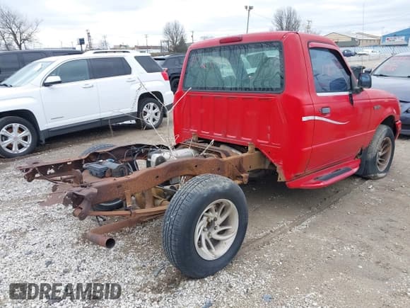 ✅ 2001 Ford Ranger XL • VIN: 1FTYR10C41PA19796 • Lot: 41887232. Wystawiony na IAAI z przebiegiem 216 483 mil. Bezpłatny archiwum sprzedaży aukcyjnych z USA i szczegółowy raport historii pojazdu na DreamBid. Zdjęcie 4.