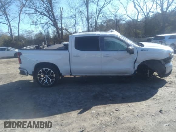 ✅ 2020 Chevrolet Silverado 1500 RST • VIN: 1GCUYEED0LZ117225 • Lot: 41734357. Wystawiony na IAAI z przebiegiem 75 279 mil. Bezpłatny archiwum sprzedaży aukcyjnych z USA i szczegółowy raport historii pojazdu na DreamBid. Zdjęcie 14.