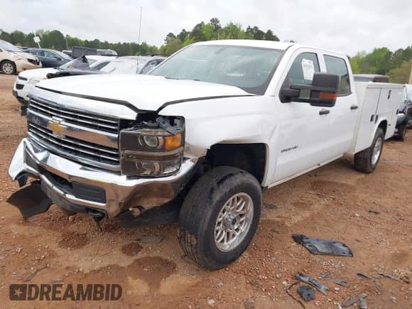 ✅ 2017 Chevrolet Silverado 2500HD Work Truck • VIN: 1GB1KUEGXHF219881 • Лот: 41936291. Опубликован ранее на IAAI с пробегом 186 761 миль. Бесплатный доступ к архиву аукционных продаж из США и подробный отчёт об истории автомобиля на DreamBid. Изображение 18.