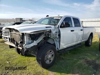 ✅ 2021 Ram 3500 Tradesman • VIN: 3C63R3GJ1MG688022 • Lot: 82267655. Wystawiony na Copart z przebiegiem 66 196 mil. Bezpłatny archiwum sprzedaży aukcyjnych z USA i szczegółowy raport historii pojazdu na DreamBid. Zdjęcie 1.