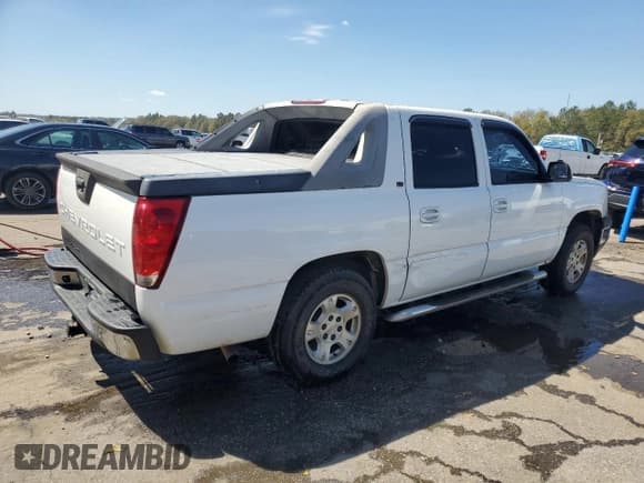 ✅ 2005 Chevrolet Avalanche Z66 • VIN: 3GNEC12Z45G141517 • Lot: 50164185. Listed on Copart with 267,047 mi. Free auction sales archive from the USA and detailed vehicle history report at DreamBid. Image 3.