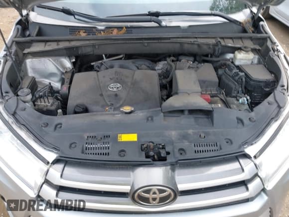 ✅ 2017 Toyota Highlander XLE • VIN: 5TDJZRFH3HS512047 • Lot: 42446645. Listed on IAAI with 197,561 mi. Free auction sales archive from the USA and detailed vehicle history report at DreamBid. Image 10.