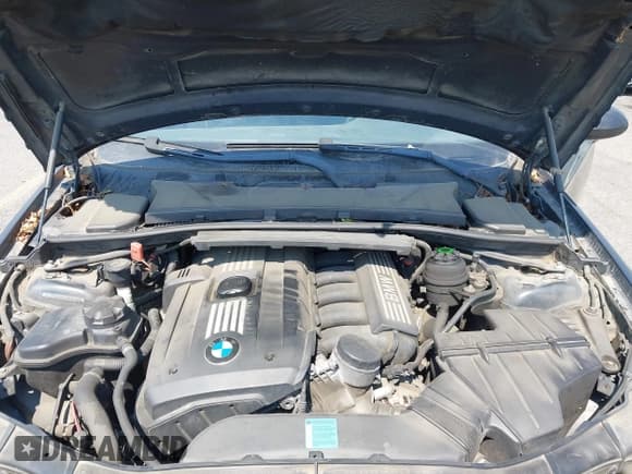 ✅ 2007 BMW 3 Series 328i • VIN: WBAVC53537FZ77672 • Lot: 42919671. Listed on IAAI with 149,845 mi. Free auction sales archive from the USA and detailed vehicle history report at DreamBid. Image 10.