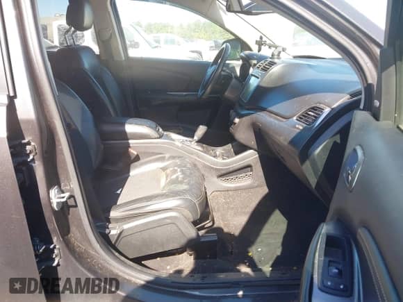 2015 Dodge Journey Crossroad z VIN 3C4PDCGB6FT735461, wystawiony jako IAAI lot #43070037 z przebiegiem 123 726 mil mil oraz . Historia ofert i sprzedaży dostępna na DreamBid. Obrazek 5.