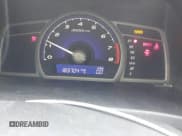 ✅ 2010 Honda Civic LX • VIN: 2HGFA1F51AH576405 • Lot: 43687604. Wystawiony na IAAI z przebiegiem 183 704 mil. Bezpłatny archiwum sprzedaży aukcyjnych z USA i szczegółowy raport historii pojazdu na DreamBid. Zdjęcie 7.