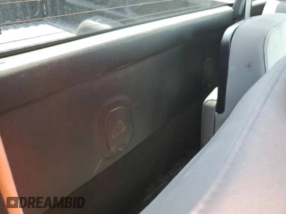 2016 Chevrolet Silverado 1500 LT с VIN 1GCNKREC4GZ294564, выставлен на аукционе Copart как лот 60128085 с пробегом 157 689 миль миль и Списание • Salvage title. История ставок и продаж доступна на DreamBid. Изображение 10.