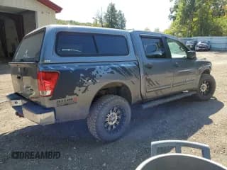 ✅ 2014 Nissan Titan SV • VIN: 1N6AA0EC8EN505585 • Lot: 80262915. Wystawiony na Copart z przebiegiem 141 319 mil. Bezpłatny archiwum sprzedaży aukcyjnych z USA i szczegółowy raport historii pojazdu na DreamBid. Zdjęcie 3.