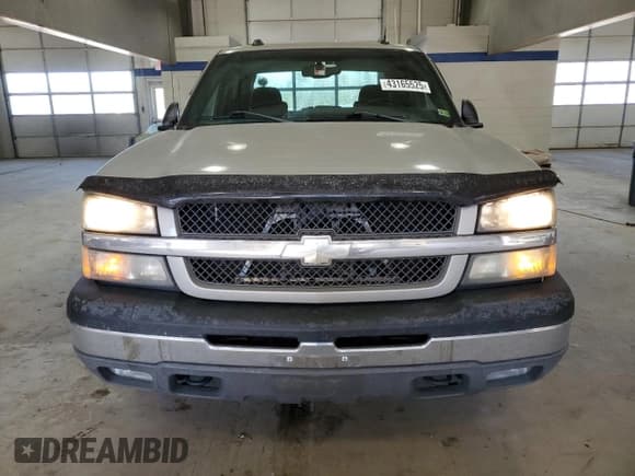 ✅ 2004 Chevrolet Silverado 1500 LS • VIN: 2GCEK13T941302313 • Lot: 43165525. Wystawiony na Copart z przebiegiem 185 885 mil. Bezpłatny archiwum sprzedaży aukcyjnych z USA i szczegółowy raport historii pojazdu na DreamBid. Zdjęcie 5.