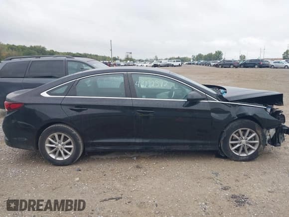✅ 2019 Hyundai Sonata SE • VIN: 5NPE24AF4KH750193 • Лот: 43122392. Опубликован ранее на IAAI с пробегом 70 204 миль. Бесплатный доступ к архиву аукционных продаж из США и подробный отчёт об истории автомобиля на DreamBid. Изображение 13.