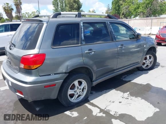 ✅ 2003 Mitsubishi Outlander LS • VIN: JA4LX31G73U063383 • Lot: 42254143. Listed on IAAI with 177,968 mi. Free auction sales archive from the USA and detailed vehicle history report at DreamBid. Image 4.