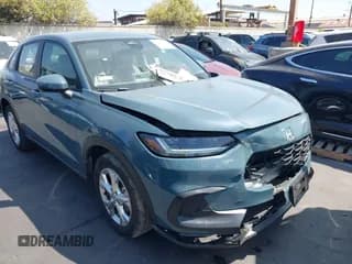 ✅ 2024 Honda HR-V LX • VIN: 3CZRZ1H31RM742851 • Lot: 43009729. Wystawiony na IAAI z przebiegiem 9 577 mil. Bezpłatny archiwum sprzedaży aukcyjnych z USA i szczegółowy raport historii pojazdu na DreamBid. Zdjęcie 1.