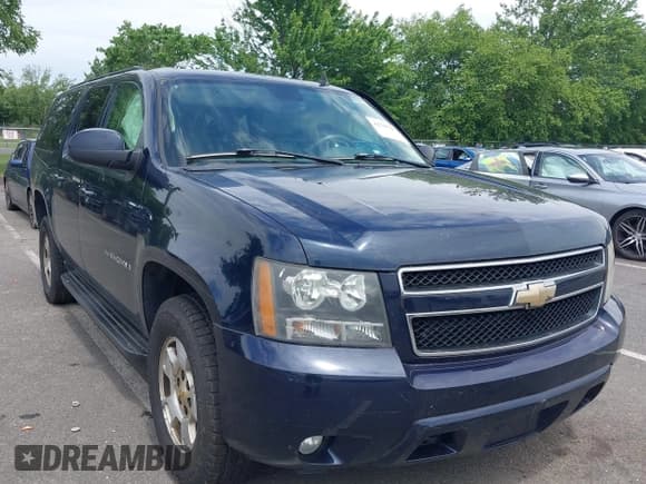 ✅ 2008 Chevrolet Suburban LTZ • VIN: 3GNFK16388G176479 • Lot: 42707009. Wystawiony na IAAI z przebiegiem 236 064 mil. Bezpłatny archiwum sprzedaży aukcyjnych z USA i szczegółowy raport historii pojazdu na DreamBid. Zdjęcie 1.