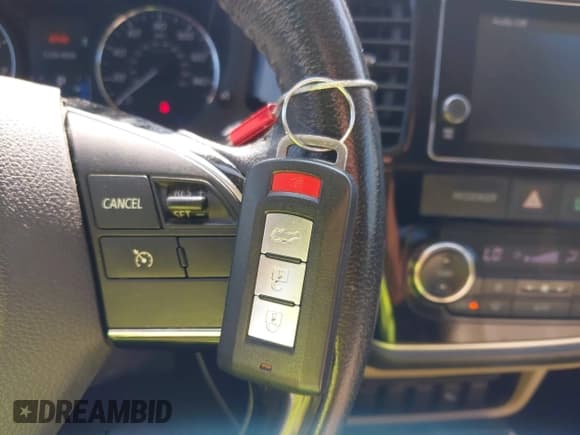 ✅ 2018 Mitsubishi Outlander SE • VIN: JA4AD3A36JZ003236 • Lot: 42413894. Wystawiony na IAAI z przebiegiem 88 903 mil. Bezpłatny archiwum sprzedaży aukcyjnych z USA i szczegółowy raport historii pojazdu na DreamBid. Zdjęcie 11.