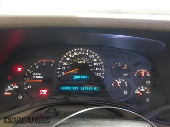 ✅ 2005 Chevrolet Silverado 2500HD LS • VIN: 1GCHK23275F823812 • Lot: 43520231. Wystawiony na IAAI z przebiegiem 227 443 mil. Bezpłatny archiwum sprzedaży aukcyjnych z USA i szczegółowy raport historii pojazdu na DreamBid. Zdjęcie 7.