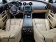 ✅ 2016 Jaguar XJ R-Sport • VIN: SAJWA1C71G8V92642 • Lot: 53094125. Wystawiony na Copart z przebiegiem 98 548 mil. Bezpłatny archiwum sprzedaży aukcyjnych z USA i szczegółowy raport historii pojazdu na DreamBid. Zdjęcie 8.