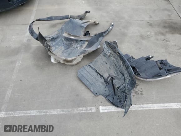 ✅ 2007 Chevrolet Silverado 2500HD Work Truck • VIN: 1GCHK29K77E505883 • Лот: 91685605. Опубликован ранее на Copart с пробегом 199 408 миль. Бесплатный доступ к архиву аукционных продаж из США и подробный отчёт об истории автомобиля на DreamBid. Изображение 12.