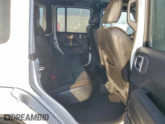 ✅ 2021 Jeep Wrangler Unlimited Sahara High Altitude • VIN: 1C4HJXEN5MW748985 • Lot: 94197935. Wystawiony na Copart z przebiegiem 46 672 mil. Bezpłatny archiwum sprzedaży aukcyjnych z USA i szczegółowy raport historii pojazdu na DreamBid. Zdjęcie 10.