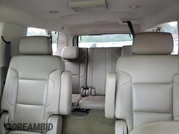 ✅ 2017 Chevrolet Suburban LT • VIN: 1GNSKHKC6HR280854 • Lot: 67814074. Wystawiony na Copart z przebiegiem Nie podano. Bezpłatny archiwum sprzedaży aukcyjnych z USA i szczegółowy raport historii pojazdu na DreamBid. Zdjęcie 10.