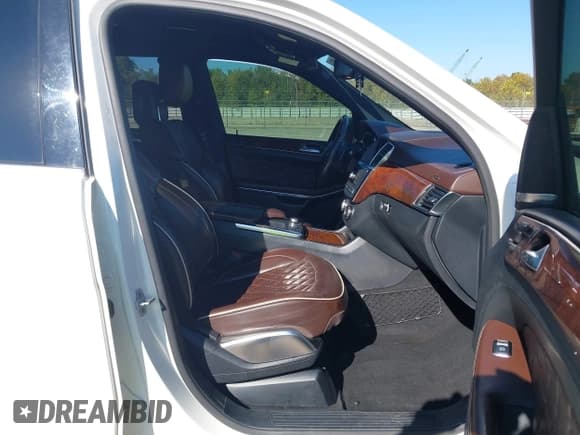 ✅ 2013 Mercedes-Benz GL 550 • VIN: 4JGDF7DE0DA136025 • Lot: 43338487. Listed on IAAI with 151,379 mi. Free auction sales archive from the USA and detailed vehicle history report at DreamBid. Image 5.