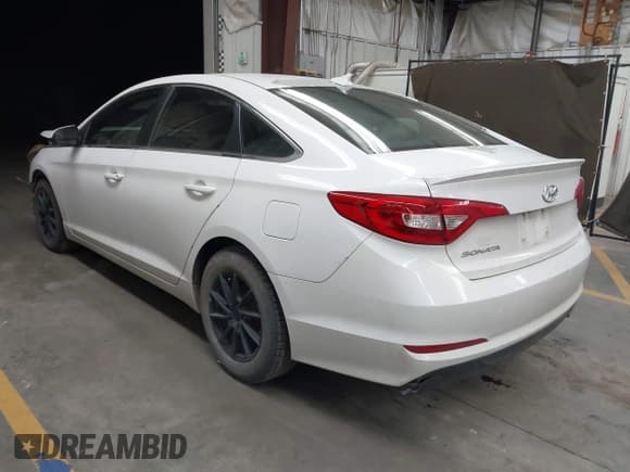 ✅ 2017 Hyundai Sonata SE • VIN: 5NPE24AF7HH546349 • Lot: 43187273. Wystawiony na IAAI z przebiegiem 104 949 mil. Bezpłatny archiwum sprzedaży aukcyjnych z USA i szczegółowy raport historii pojazdu na DreamBid. Zdjęcie 3.