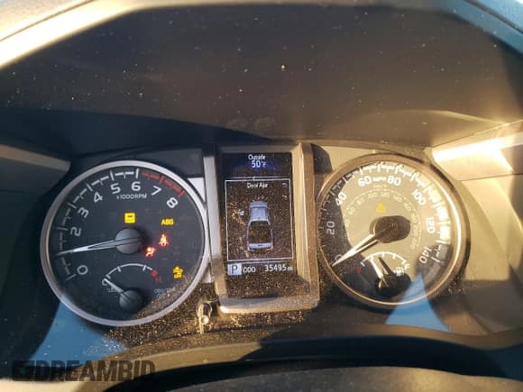 ✅ 2021 Toyota Tacoma SR5 • VIN: 3TMCZ5AN2MM423451 • Lot: 92941625. Listed on Copart with 35,495 mi. Free auction sales archive from the USA and detailed vehicle history report at DreamBid. Image 9.