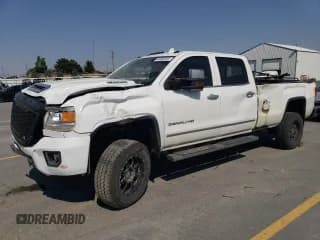 ✅ 2019 GMC Sierra 3500HD Denali • VIN: 1GT42WEY8KF120724 • Lot: 64668065. Wystawiony na Copart z przebiegiem 230 100 mil. Bezpłatny archiwum sprzedaży aukcyjnych z USA i szczegółowy raport historii pojazdu na DreamBid. Zdjęcie 1.