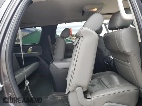 ✅ 2012 Toyota Sequoia Platinum • VIN: 5TDDW5G12CS065381 • Lot: 90434075. Listed on Copart with 256,317 mi. Free auction sales archive from the USA and detailed vehicle history report at DreamBid. Image 11.