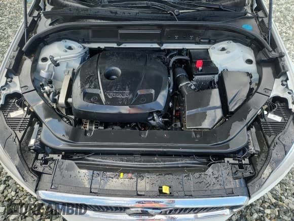 ✅ 2019 Volvo XC60 Momentum • VIN: LYV102DK2KB200699 • Lot: 64007825. Listed on Copart with 117,310 mi. Free auction sales archive from the USA and detailed vehicle history report at DreamBid. Image 12.