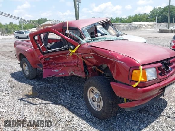 ✅ 1997 Ford Ranger XLT • VIN: 1FTCR15X9VPA10846 • Лот: 42747630. Опубликован ранее на IAAI с пробегом 298 353 миль. Бесплатный доступ к архиву аукционных продаж из США и подробный отчёт об истории автомобиля на DreamBid. Изображение 1.