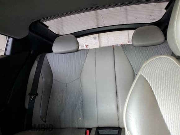 ✅ 2013 Hyundai Veloster w/Black Int • VIN: KMHTC6AD2DU116917 • Lot: 85534785. Listed on Copart with 110,550 mi. Free auction sales archive from the USA and detailed vehicle history report at DreamBid. Image 10.