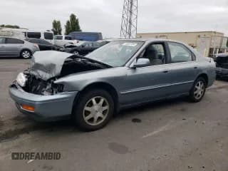 ✅ 1994 Honda Accord EX • VIN: JHMCD5666RC097628 • Lot: 70532764. Listed on Copart with 133,700 mi. Free auction sales archive from the USA and detailed vehicle history report at DreamBid. Image 1.