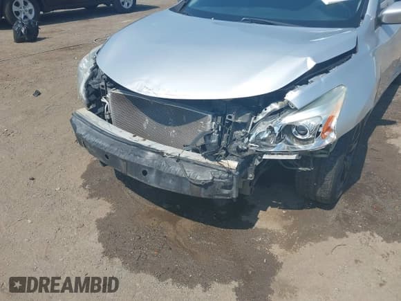 ✅ 2014 Nissan Altima SL • VIN: 1N4AL3AP6EC198121 • Lot: 43142770. Listed on IAAI with 237,739 mi. Free auction sales archive from the USA and detailed vehicle history report at DreamBid. Image 6.