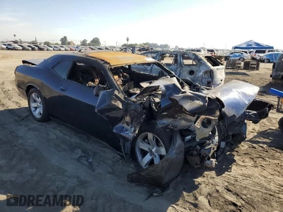 ✅ 2014 Dodge Challenger SXT • VIN: 2C3CDYAG9EH256205 • Lot: 72760154. Wystawiony na Copart z przebiegiem Nie podano. Bezpłatny archiwum sprzedaży aukcyjnych z USA i szczegółowy raport historii pojazdu na DreamBid. Zdjęcie 4.