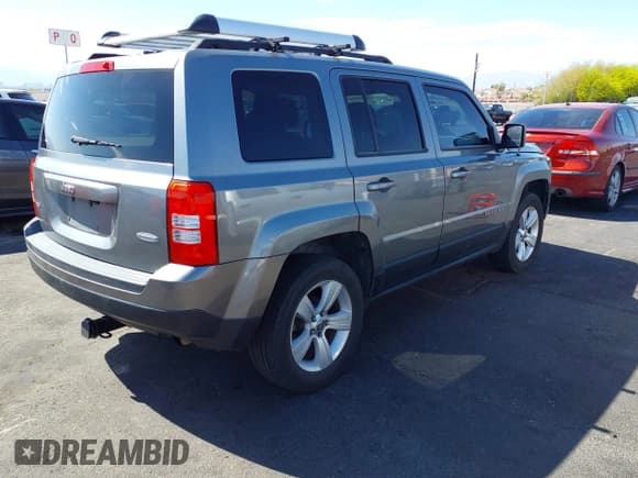 ✅ 2011 Jeep Patriot Latitude • VIN: 1J4NF1GB9BD265734 • Lot: 42105057. Wystawiony na IAAI z przebiegiem 233 715 mil. Bezpłatny archiwum sprzedaży aukcyjnych z USA i szczegółowy raport historii pojazdu na DreamBid. Zdjęcie 4.