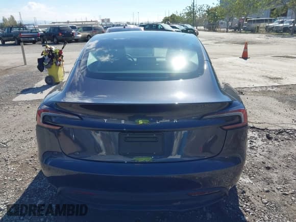 ✅ 2024 Tesla Model 3 • VIN: 5YJ3E1EA1RF740726 • Lot: 43472506. Wystawiony na IAAI z przebiegiem 10 963 mil. Bezpłatny archiwum sprzedaży aukcyjnych z USA i szczegółowy raport historii pojazdu na DreamBid. Zdjęcie 16.