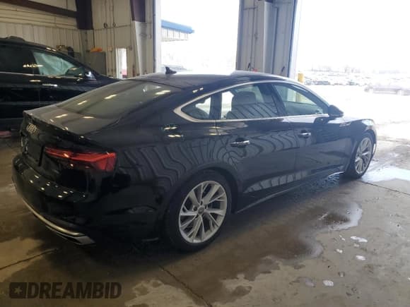 ✅ 2021 Audi A5 Sportback Premium Plus • VIN: WAUCBCF51MA019651 • Лот: 52883895. Опубликован ранее на Copart с пробегом 44 551 миль. Бесплатный доступ к архиву аукционных продаж из США и подробный отчёт об истории автомобиля на DreamBid. Изображение 3.
