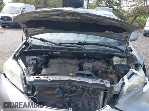 ✅ 2011 Toyota Sienna XLE • VIN: 5TDDK3DC1BS004057 • Lot: 43216560. Wystawiony na IAAI z przebiegiem 271 399 mil. Bezpłatny archiwum sprzedaży aukcyjnych z USA i szczegółowy raport historii pojazdu na DreamBid. Zdjęcie 10.