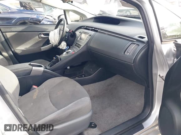 ✅ 2015 Toyota Prius Three • VIN: JTDKN3DU8F1948013 • Лот: 43647679. Опубликован ранее на IAAI с пробегом 112 195 миль. Бесплатный доступ к архиву аукционных продаж из США и подробный отчёт об истории автомобиля на DreamBid. Изображение 5.