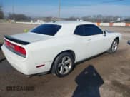 ✅ 2010 Dodge Challenger SE • VIN: 2B3CJ4DV0AH255284 • Lot: 41221686. Wystawiony na IAAI z przebiegiem Nie podano. Bezpłatny archiwum sprzedaży aukcyjnych z USA i szczegółowy raport historii pojazdu na DreamBid. Zdjęcie 4.
