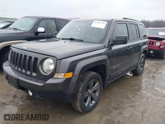 ✅ 2015 Jeep Patriot Latitude • VIN: 1C4NJRFB4FD154986 • Lot: 41496724. Wystawiony na IAAI z przebiegiem 131 700 mil. Bezpłatny archiwum sprzedaży aukcyjnych z USA i szczegółowy raport historii pojazdu na DreamBid. Zdjęcie 2.