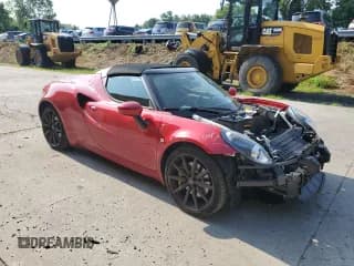 ✅ 2020 Alfa Romeo 4C • VIN: ZARBAAB47LM358226 • Lot: 60962523. Wystawiony na Copart z przebiegiem 12 929 mil. Bezpłatny archiwum sprzedaży aukcyjnych z USA i szczegółowy raport historii pojazdu na DreamBid. Zdjęcie 4.